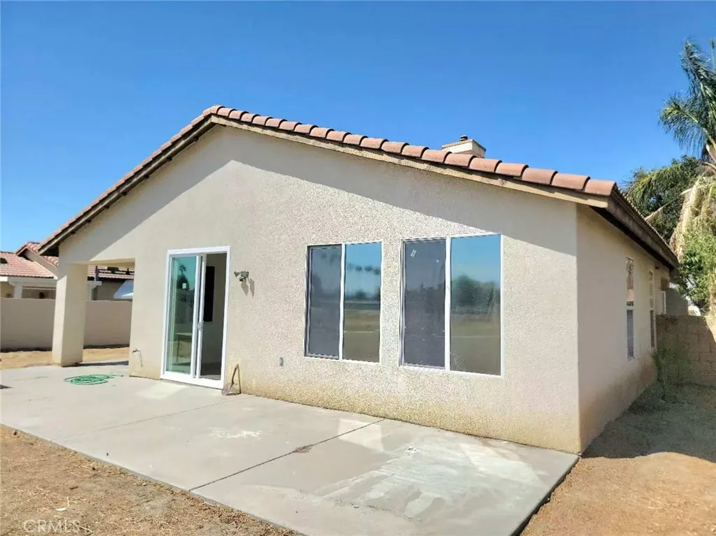 2351 E Devonshire Avenue, Hemet, California 92544 home-pic-4